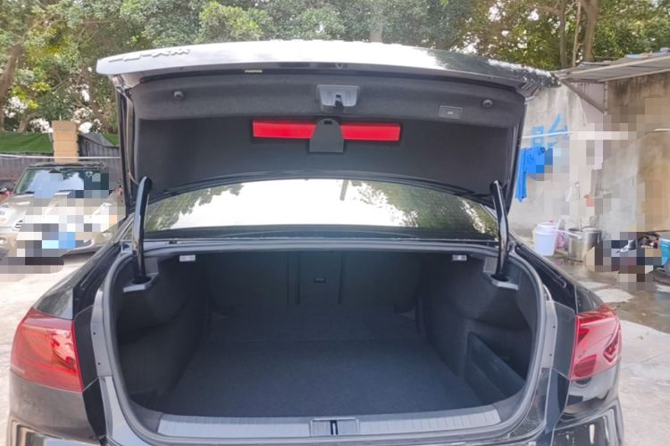 Used Volkswagen Magotan 2023 2 Million Units Commemorative Edition 330TSI DSG Luxury Version Trunk
