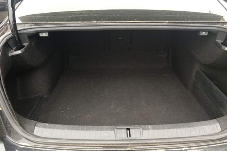 Used Volkswagen Magotan 2023 2 Million Units Limited Edition 330TSI DSG Leading Version Trunk