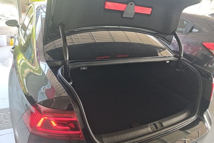 Used Volkswagen Magotan 2023 2 Million Units Limited-Edition 380TSI DSG Flagship Version Trunk