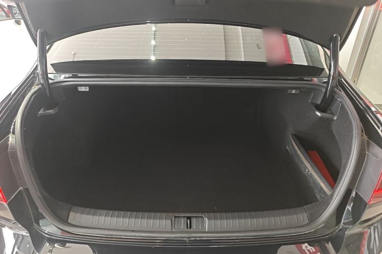 Used Volkswagen Magotan 2023 2 Million Units Limited Edition 330TSI DSG Leading Version Trunk