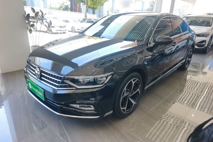Ojetý Volkswagen Magotan 2023 2 Million Units Commemorative Edition 330TSI DSG Luxury Version Guazi used car, China used car export, Used car for sale, Used cars, Cheapest cars for sale