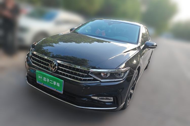 Ojetý Volkswagen Magotan 2023 2 Million Units Commemorative Edition 330TSI DSG Luxury Version Guazi used car, China used car export, Used car for sale, Used cars, Cheapest cars for sale