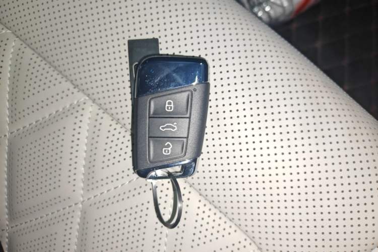 Used Volkswagen Magotan 2023 2 Million Units Limited Edition 330TSI DSG Leading Version Vehicle Key