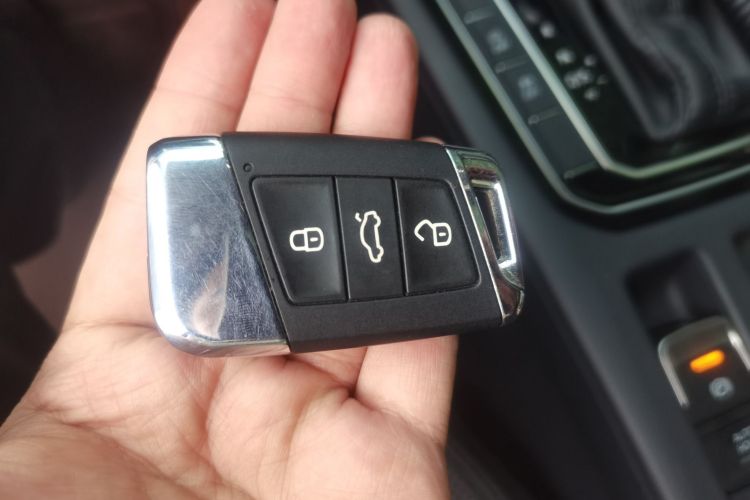 Used Volkswagen Magotan 2023 2 Million Units Limited-Edition 380TSI DSG Flagship Version Vehicle Key