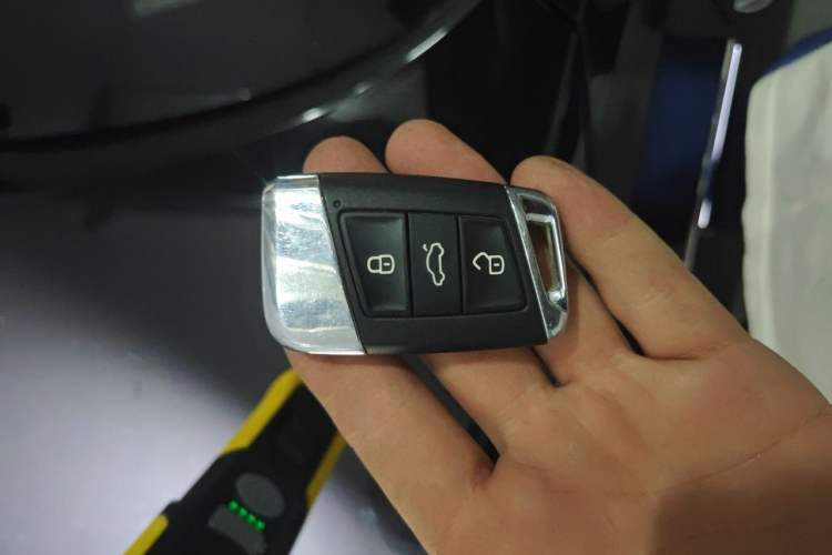 Used Volkswagen Magotan 2023 2 Million Units Commemorative Edition 330TSI DSG Luxury Version Vehicle Key