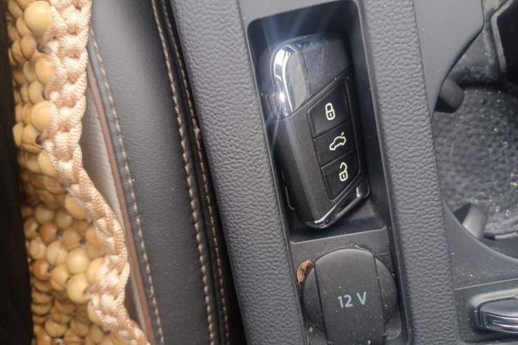 Used Volkswagen Magotan 2023 2 Million Units Commemorative Edition 330TSI DSG Luxury Version Vehicle Key