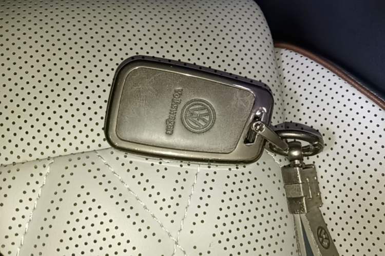 Used Volkswagen Magotan 2023 2 Million Units Commemorative Edition 330TSI DSG Luxury Version Vehicle Key