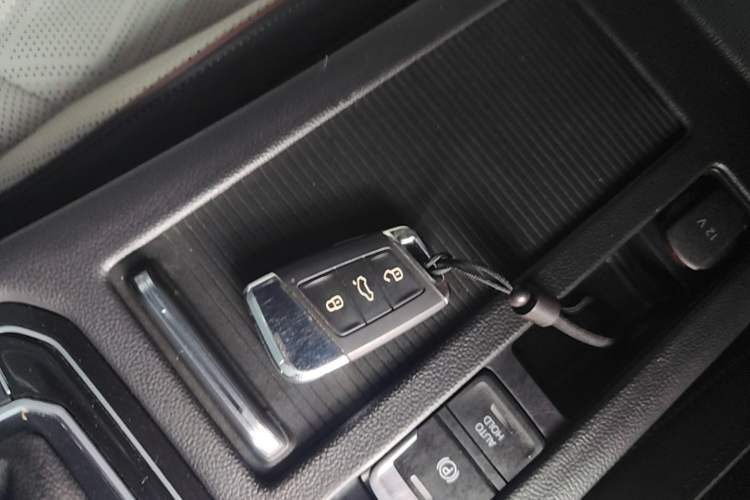 Used Volkswagen Magotan 2023 2 Million Units Commemorative Edition 330TSI DSG Luxury Version Vehicle Key