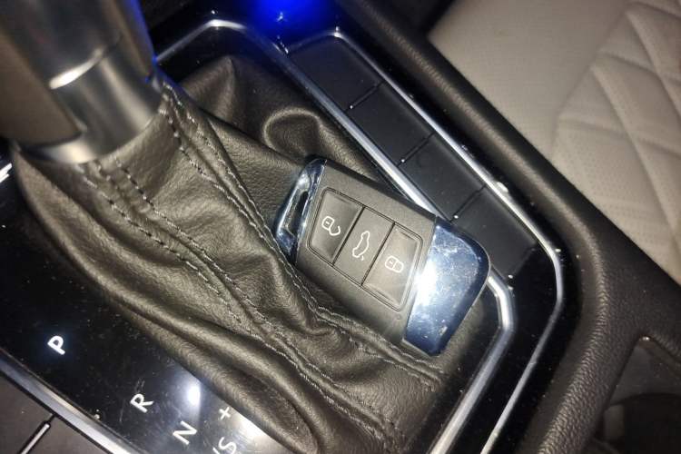 Used Volkswagen Magotan 2023 2 Million Units Commemorative Edition 330TSI DSG Luxury Version Vehicle Key