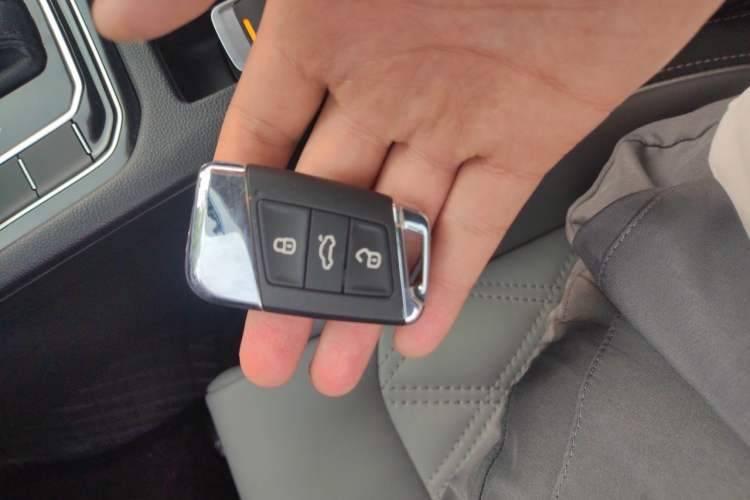 Used Volkswagen Magotan 2023 2 Million Units Limited Edition 330TSI DSG Leading Version Vehicle Key