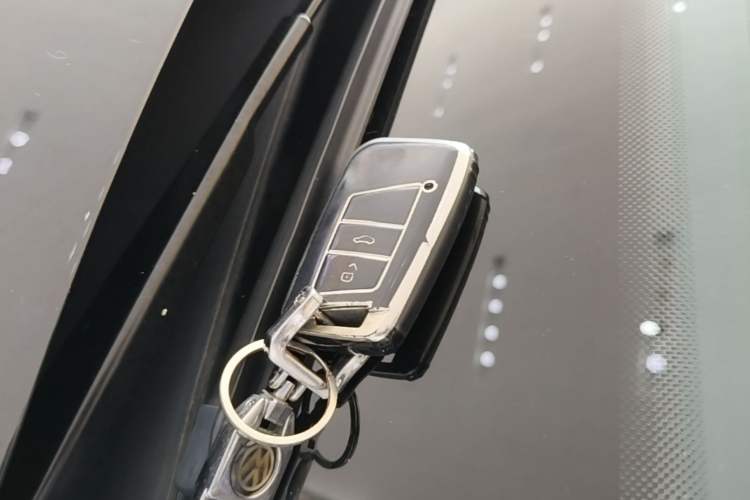 Used Volkswagen Magotan 2023 2 Million Units Commemorative Edition 330TSI DSG Luxury Version Vehicle Key