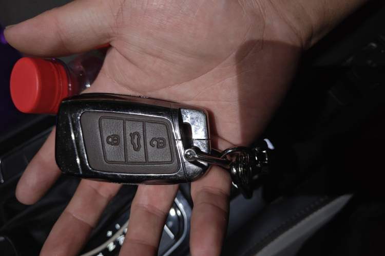 Used Volkswagen Magotan 2023 2 Million Units Commemorative Edition 330TSI DSG Luxury Version Vehicle Key