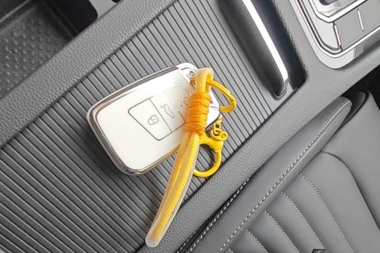 Used Volkswagen Magotan 2023 2 Million Units Limited-Edition 280TSI DSG Comfort Version Vehicle Key