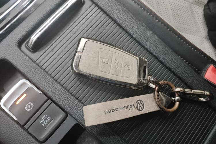 Used Volkswagen Magotan 2023 2 Million Units Commemorative Edition 330TSI DSG Luxury Version Vehicle Key