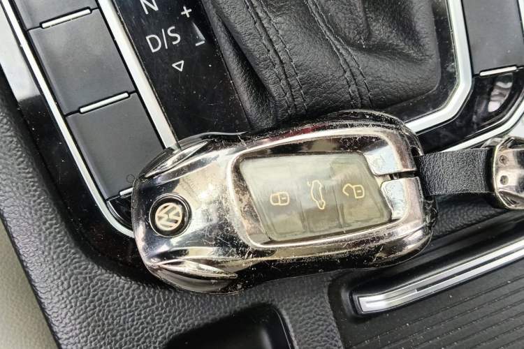 Used Volkswagen Magotan 2023 2 Million Units Commemorative Edition 330TSI DSG Luxury Version Vehicle Key