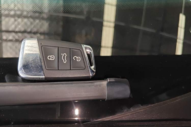 Used Volkswagen Magotan 2023 2 Million Units Limited Edition 330TSI DSG Leading Version Vehicle Key