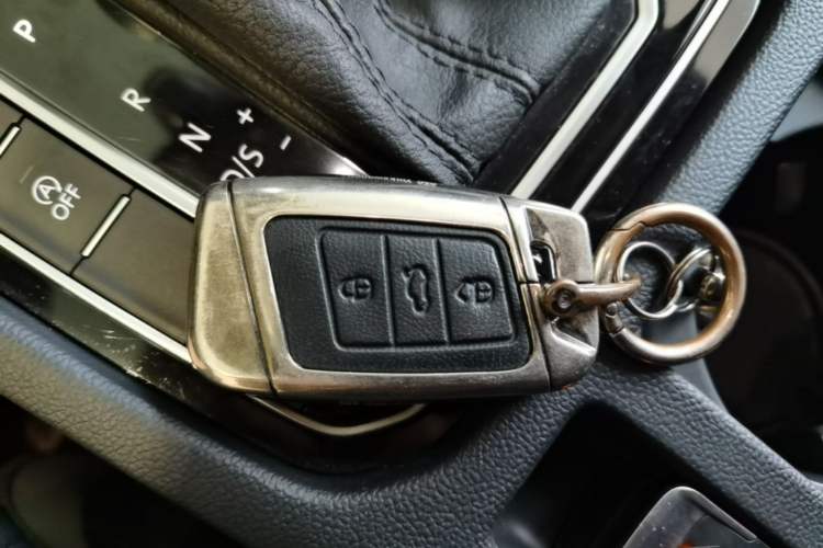 Used Volkswagen Magotan 2023 2 Million Units Commemorative Edition 330TSI DSG Luxury Version Vehicle Key