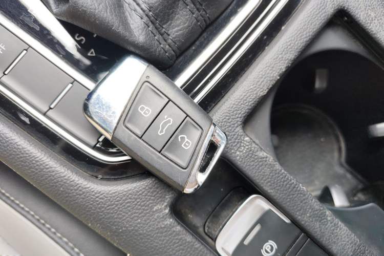 Used Volkswagen Magotan 2023 2 Million Units Limited Edition 330TSI DSG Leading Version Vehicle Key