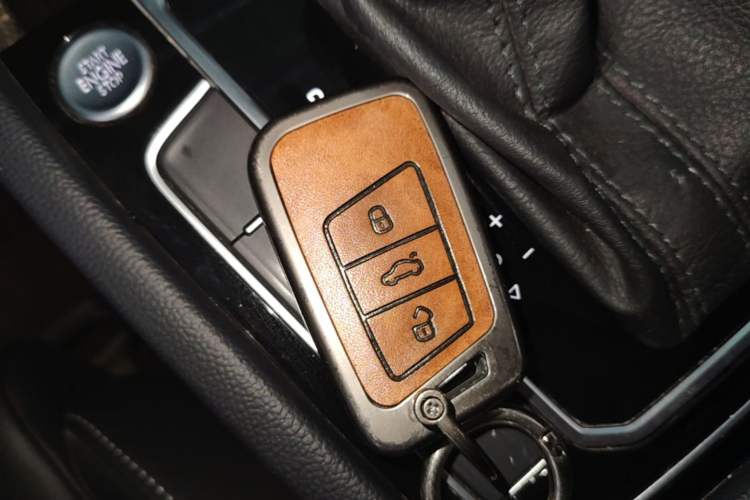 Used Volkswagen Magotan 2023 2 Million Units Limited-Edition 280TSI DSG Comfort Version Vehicle Key