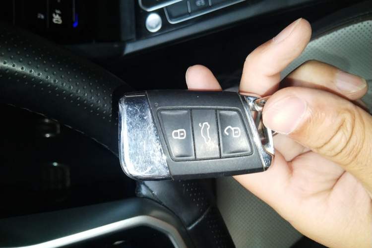 Used Volkswagen Magotan 2023 2 Million Units Commemorative Edition 330TSI DSG Luxury Version Vehicle Key
