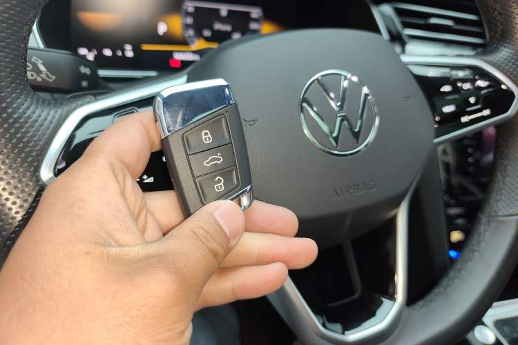 Used Volkswagen Magotan 2023 2 Million Units Limited Edition 330TSI DSG Leading Version Vehicle Key