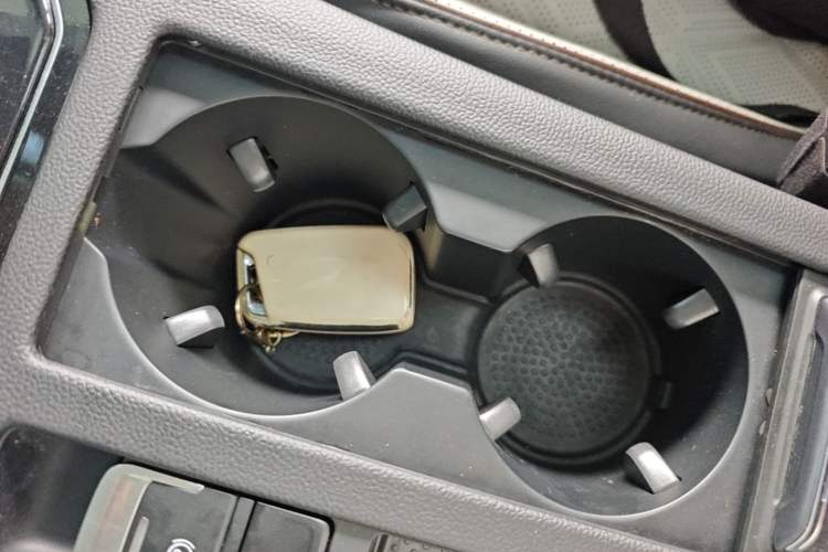 Used Volkswagen Magotan 2023 2 Million Units Commemorative Edition 330TSI DSG Luxury Version Vehicle Key