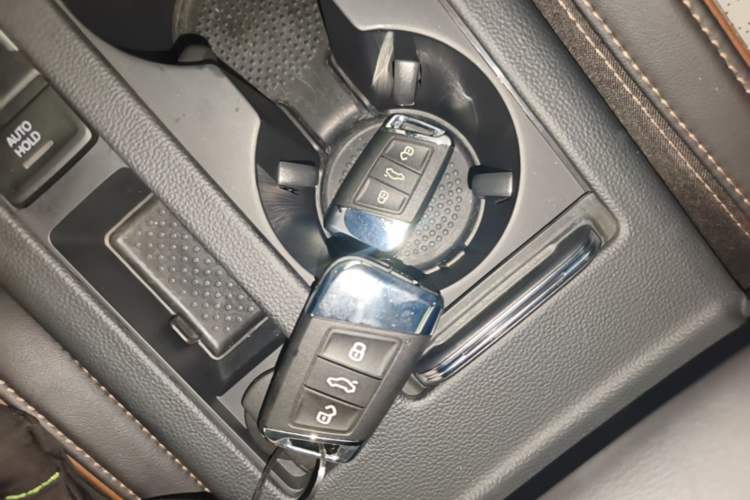 Used Volkswagen Magotan 2023 2 Million Units Commemorative Edition 330TSI DSG Luxury Version Vehicle Key