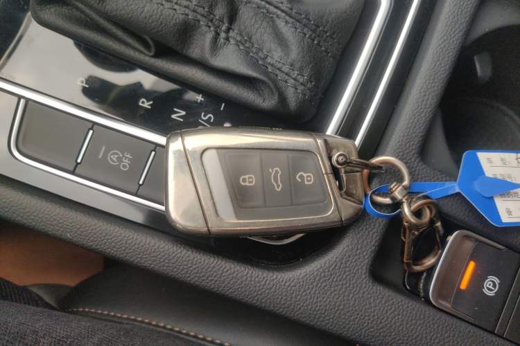 Used Volkswagen Magotan 2023 2 Million Units Commemorative Edition 330TSI DSG Luxury Version Vehicle Key