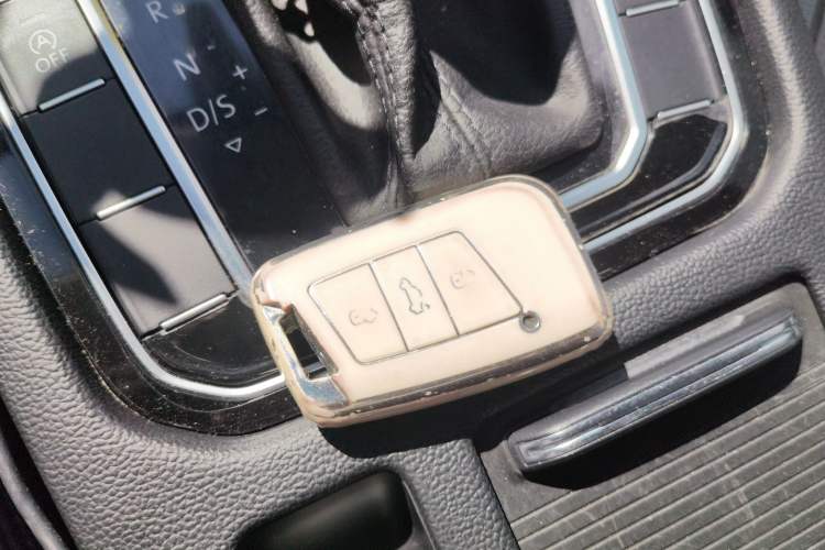 Used Volkswagen Magotan 2023 2 Million Units Commemorative Edition 330TSI DSG Luxury Version Vehicle Key