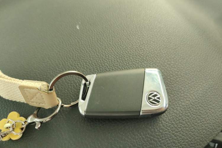 Used Volkswagen Magotan 2023 2 Million Units Commemorative Edition 330TSI DSG Luxury Version Vehicle Key
