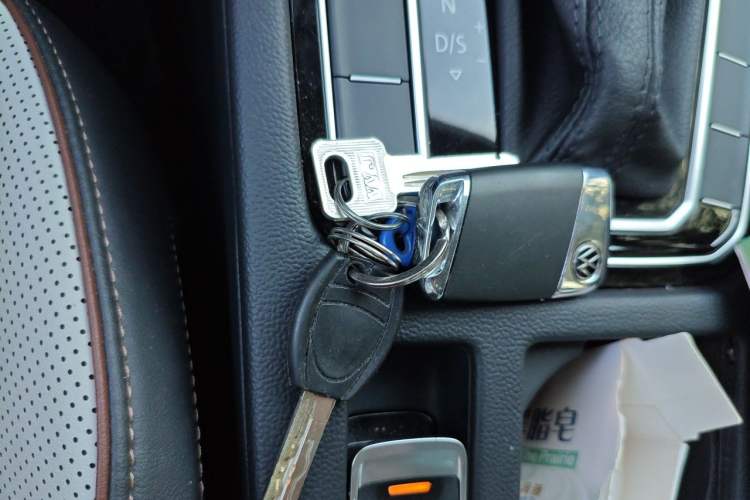 Used Volkswagen Magotan 2023 2 Million Units Commemorative Edition 330TSI DSG Luxury Version Vehicle Key