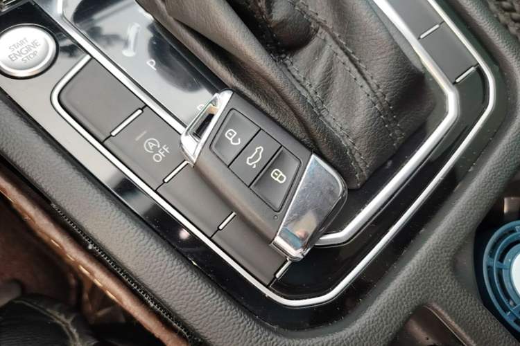 Used Volkswagen Magotan 2023 2 Million Units Limited Edition 330TSI DSG Leading Version Vehicle Key
