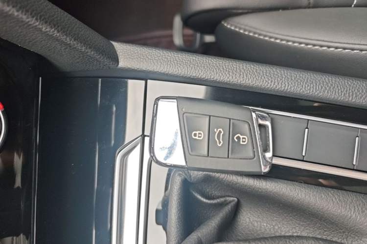 Used Volkswagen Magotan 2023 2 Million Units Limited-Edition 280TSI DSG Comfort Version Vehicle Key