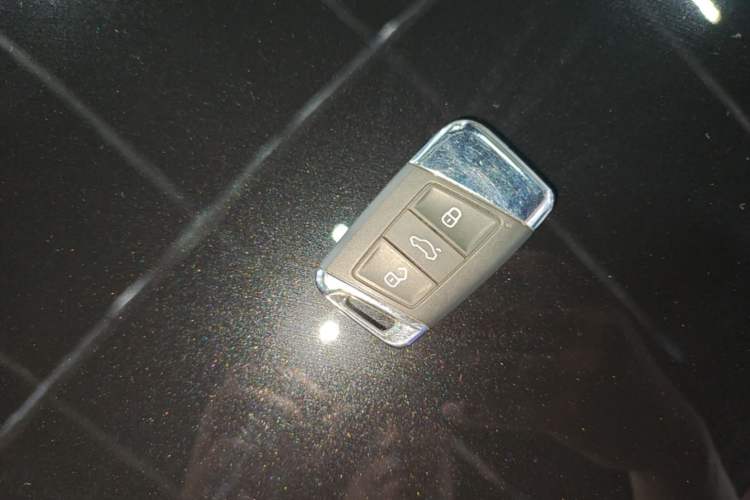 Used Volkswagen Magotan 2023 2 Million Units Commemorative Edition 330TSI DSG Luxury Version Vehicle Key