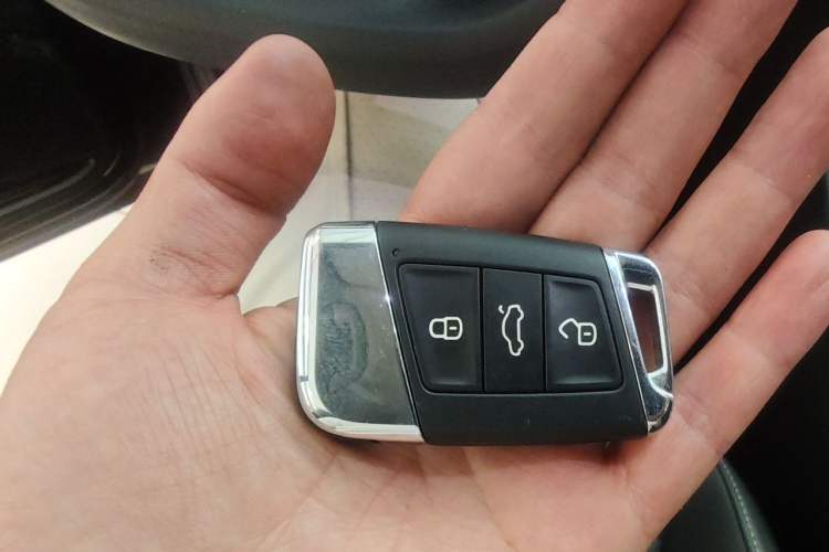 Used Volkswagen Magotan 2023 2 Million Units Limited-Edition 280TSI DSG Comfort Version Vehicle Key