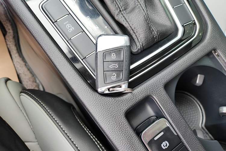 Used Volkswagen Magotan 2023 2 Million Units Limited Edition 330TSI DSG Leading Version Vehicle Key