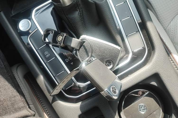 Used Volkswagen Magotan 2023 2 Million Units Limited Edition 330TSI DSG Leading Version Vehicle Key