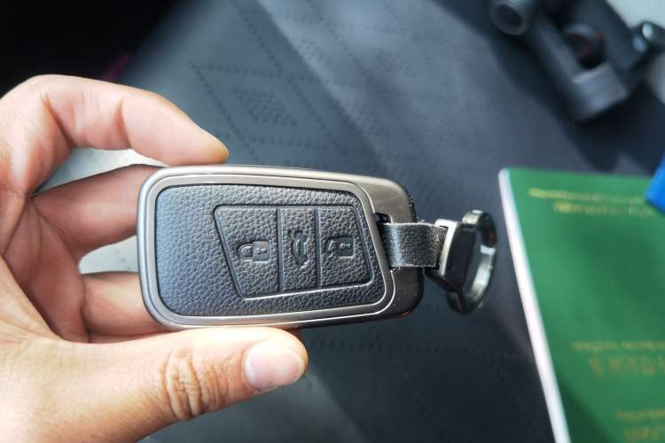 Used Volkswagen Magotan 2023 2 Million Units Commemorative Edition 330TSI DSG Luxury Version Vehicle Key