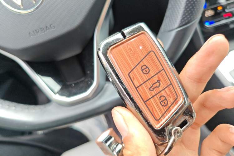 Used Volkswagen Magotan 2023 2 Million Units Commemorative Edition 330TSI DSG Luxury Version Vehicle Key