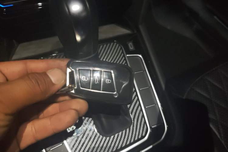 Used Volkswagen Magotan 2023 2 Million Units Commemorative Edition 330TSI DSG Luxury Version Vehicle Key