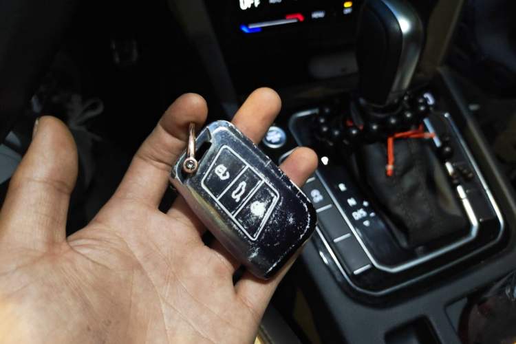 Used Volkswagen Magotan 2023 2 Million Units Commemorative Edition 330TSI DSG Luxury Version Vehicle Key