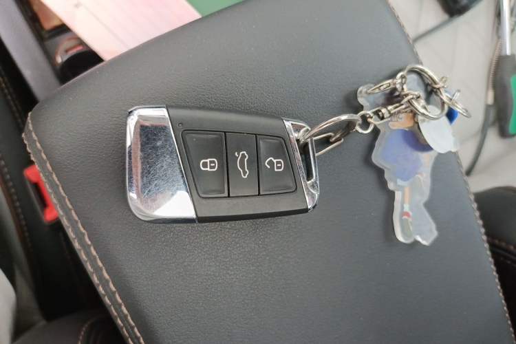 Used Volkswagen Magotan 2023 2 Million Units Commemorative Edition 330TSI DSG Luxury Version Vehicle Key