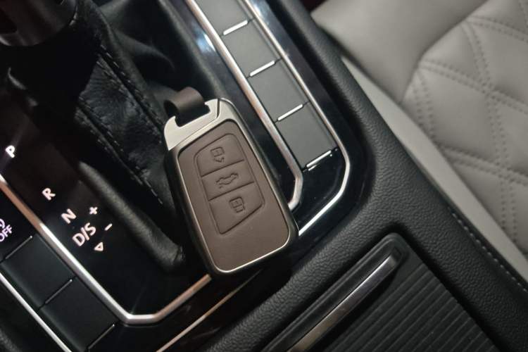 Used Volkswagen Magotan 2023 2 Million Units Limited Edition 330TSI DSG Leading Version Vehicle Key