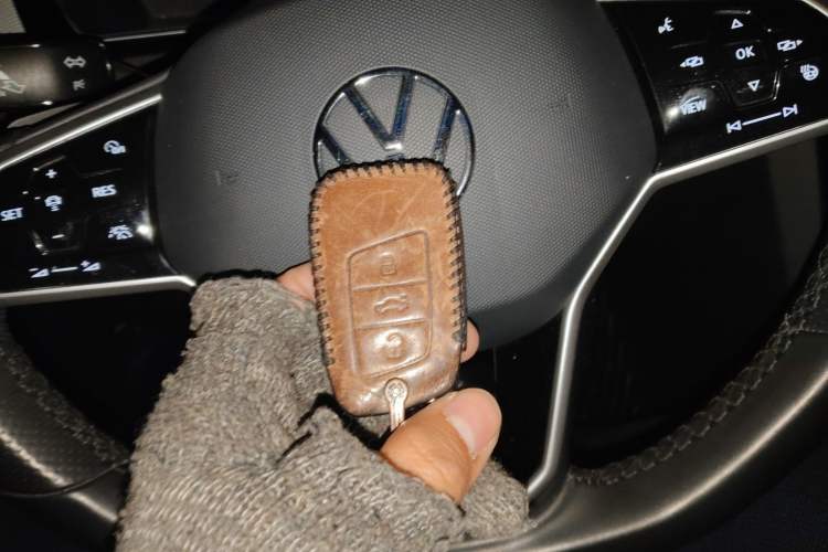 Used Volkswagen Magotan 2023 2 Million Units Commemorative Edition 330TSI DSG Luxury Version Vehicle Key
