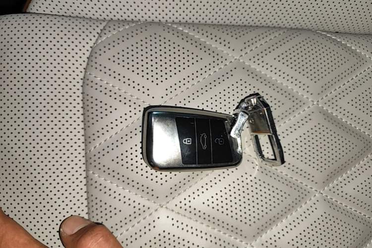 Used Volkswagen Magotan 2023 2 Million Units Commemorative Edition 330TSI DSG Luxury Version Vehicle Key
