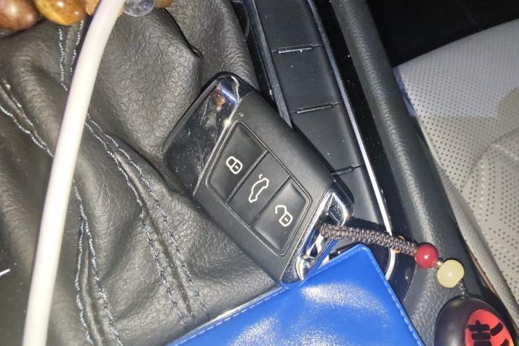 Used Volkswagen Magotan 2023 2 Million Units Commemorative Edition 330TSI DSG Luxury Version Vehicle Key