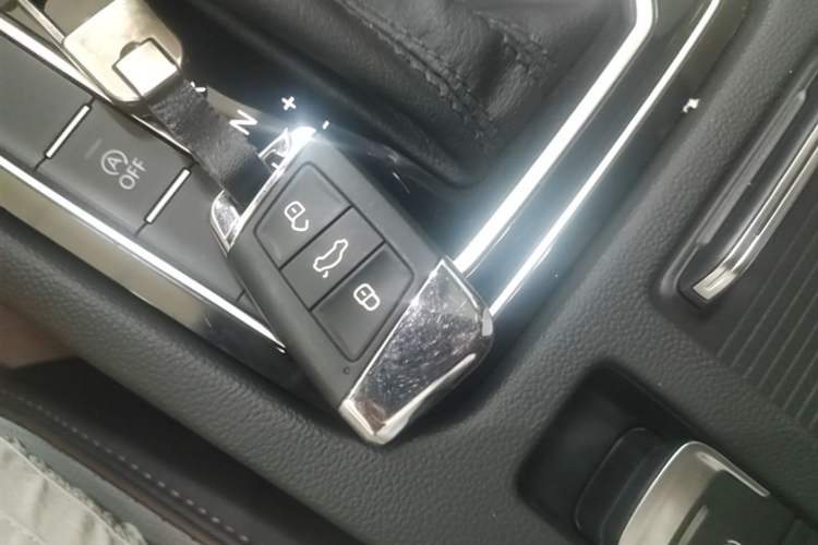 Used Volkswagen Magotan 2023 2 Million Units Commemorative Edition 330TSI DSG Luxury Version Vehicle Key