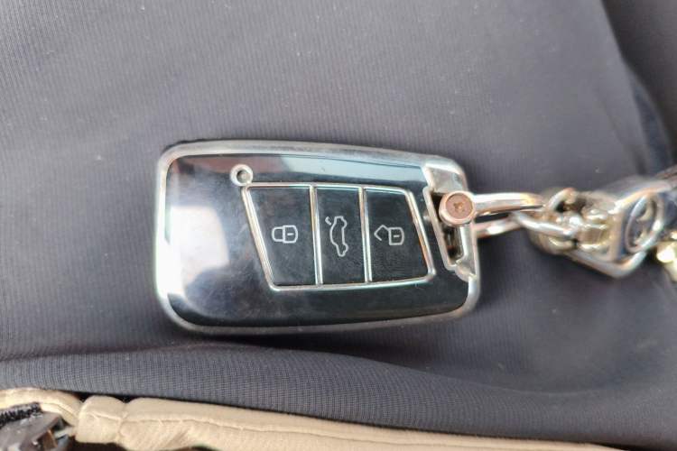 Used Volkswagen Magotan 2023 2 Million Units Commemorative Edition 330TSI DSG Luxury Version Vehicle Key