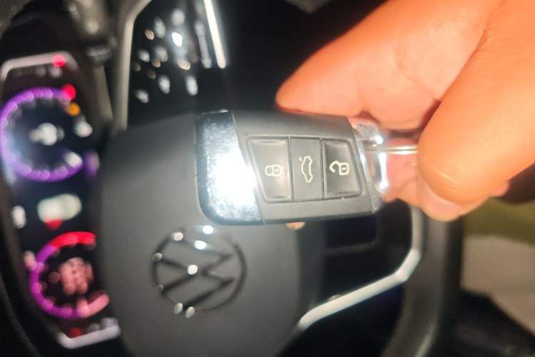 Used Volkswagen Magotan 2023 2 Million Units Commemorative Edition 330TSI DSG Luxury Version Vehicle Key