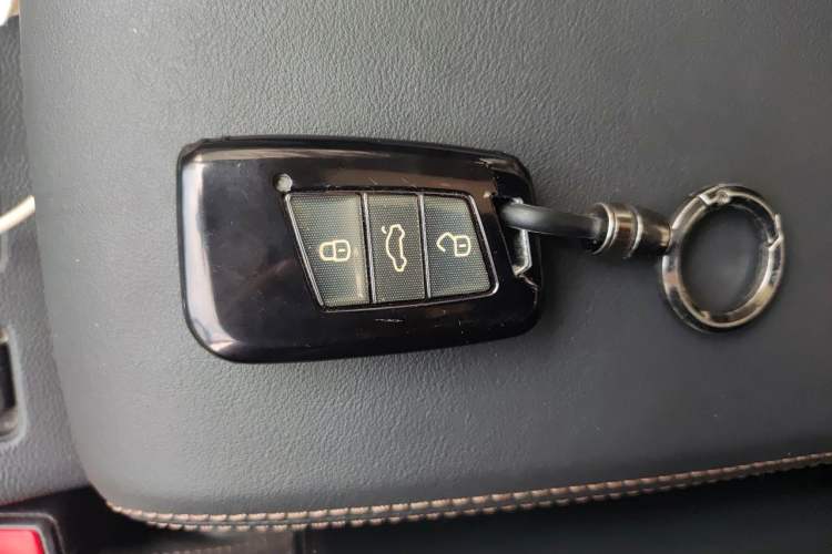 Used Volkswagen Magotan 2023 2 Million Units Commemorative Edition 330TSI DSG Luxury Version Vehicle Key